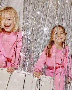 Le Sweat Embossé Le Grand Amour Enfant En Coton Bio - Rose -Bijoux Magasin COMPOSWlegrandamourroseenfantpantalonroseenfant 1280x1600px d8a3c6e5 47d4 4e7d 929e 6092a80ba46a