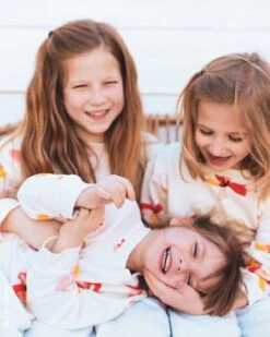 Le Sweat Sammy Enfant En Coton Bio - Imprimé Anémones -Bijoux Magasin COMPO SWEAT ANEMONES image00010 MAMA FLOWER 2 1280X1600px