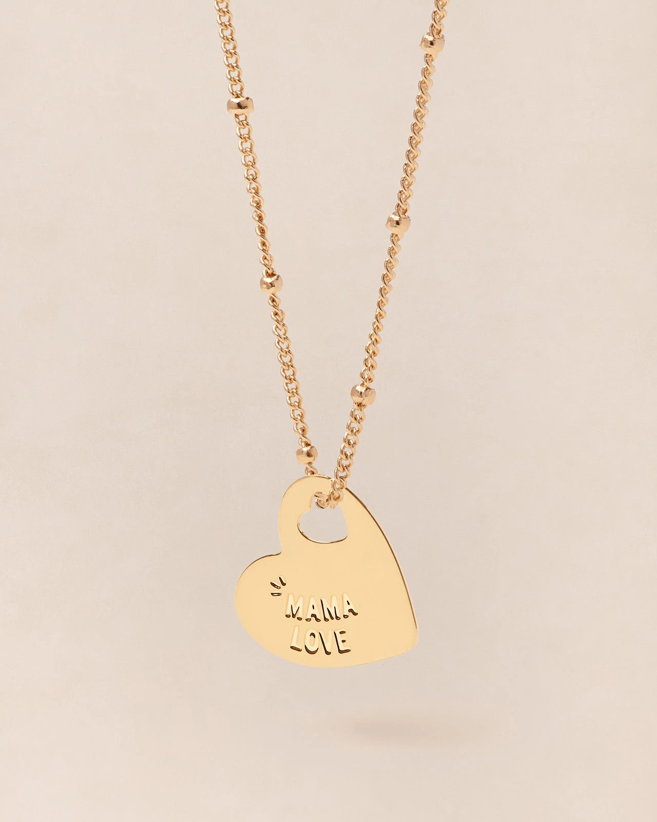 La Médaille Mama Love Cœur - Dorée à L'or Fin 24 Carats - 15mm 3 La Médaille Mama Love Cœur - Dorée à L'or Fin 24 Carats - 15mm