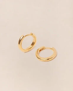 La Composition Numéro 33 -Bijoux Magasin PERMANENT BIJOUXPRECIEUX CreolesCarry vermeil 12mmemoiemoi 0537web 545x 1bebee24 c51a 4f58 80a7 b4ff82b648db