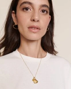 La Composition Numéro 31 -Bijoux Magasin PERMANENT BIJOUXPRECIEUX PendentifClaudia vermeil 20mm Medailleinitialeprecieuse10mmL CreolesAmor vermeil 25mm chaineprecieusesimple50cm ligneprecieuse T shirtJiji Anniversaire blance