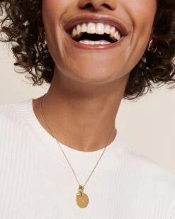 Le Médaillon Cœur Claudie Seul En Vermeil - 7mm -Bijoux Magasin PERMANENT BIJOUXPRECIEUX PendentifClaudie vermeil 7mm medailleprecieuseinitiale17mmA chaineprecieuse40cm ligneprecieuse t shirtJimmyloukoum blancemoiemoi 04 1048web