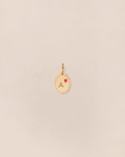 La Composition Numéro 22 -Bijoux Magasin PERMANENT BIJOUXROUGES MedailleinitialeManoa10mm emoiemoi 027web 51c9a6a8 e3ee 4ec7 9c34 e7dbfdf6fcff