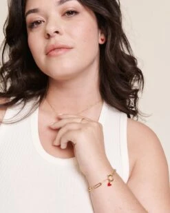 Le Bracelet Maillons XL Doré à L'or Fin 24 Carats - 18cm 21 Le Bracelet Maillons XL Doré à L'or Fin 24 Carats - 18cm -Bijoux Magasin PERMANENT COMPOBIJOUX MedailleCoeurManonRouge braceletmaillons Boucled oreillecelesterouge emoiemoi D1 LOOK 08 504web