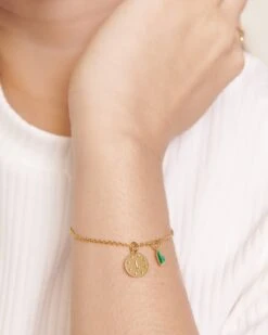 Le Bracelet Chaîne Simple 20cm Doré à L'or Fin 24 Carats -Bijoux Magasin PERMANENT COMPOBIJOUX MedailleCoeurManonVert medailleinitiale10mmL braceletchainesimple emoiemoi D1 LOOK 04 342web