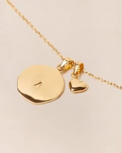 Le Médaillon Cœur Claudie Seul En Vermeil - 7mm -Bijoux Magasin PERMANENT COMPOBIJOUXPRECIEUX PendentifClaudievermeil7mm medailleprecieuseinitiale17mmA chaineprecieuse40cm ligneprecieuse t shirtJimmyloukoumblanc emoiemoi 28 0333web