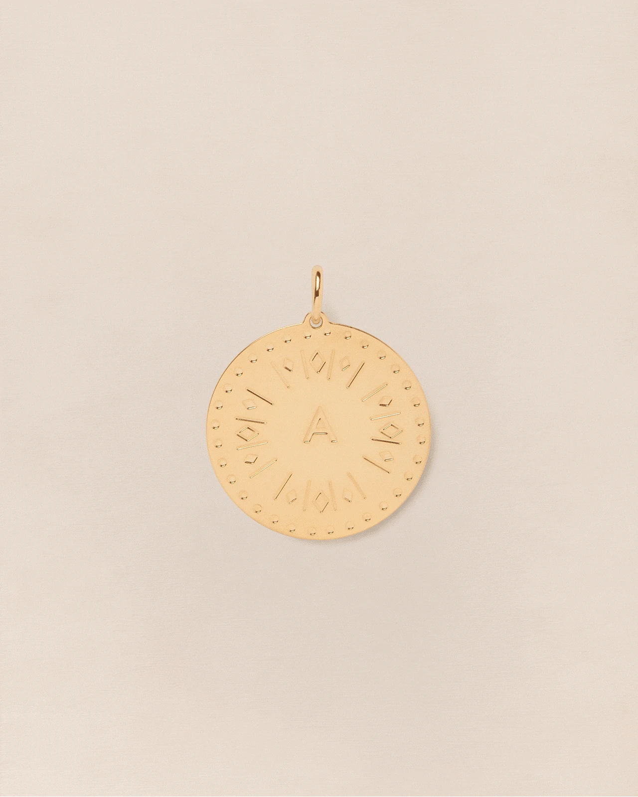 La Médaille Initiale - Dorée à L'or Fin 24 Carats - 20mm 9 La Médaille Initiale - Dorée à L'or Fin 24 Carats - 20mm – Image 7