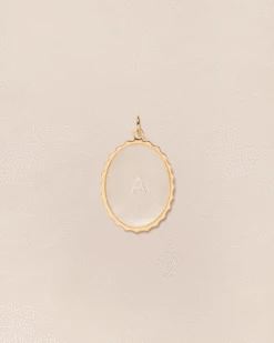 La Médaille Initiale Madeleine - Nacre - 22mm -Bijoux Magasin PERMANENTS BIJOUXNACRES Medailleinitiale20mmnacre emoiemoi 059web