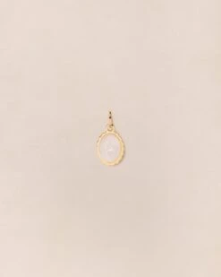 La Médaille Initiale Marguerite - Nacre - 8mm 29 La Médaille Initiale Marguerite - Nacre - 8mm -Bijoux Magasin PERMANENTS BIJOUXNACRES MedailleinitialeA10mmnacre emoiemoi 042web