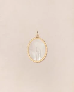 La Médaille Initiale Madeleine - Nacre - 22mm -Bijoux Magasin PERMANENTS BIJOUXNACRES MedailleinitialeL20mmnacre emoiemoi 064web