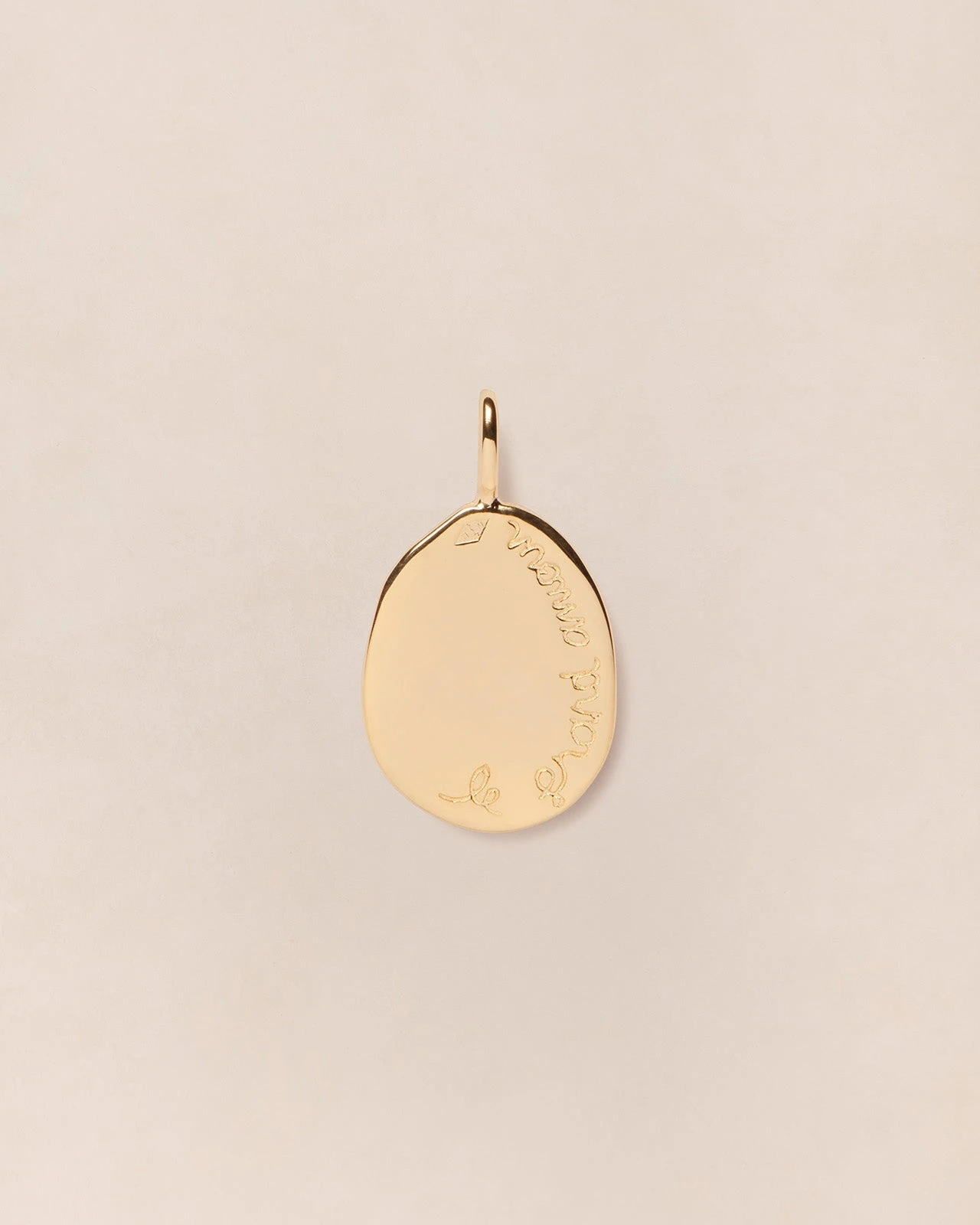 La Médaille Précieuse Mama Flower Of 3 - Le Grand Amour - En Vermeil 4 La Médaille Précieuse Mama Flower Of 3 - Le Grand Amour - En Vermeil – Image 2