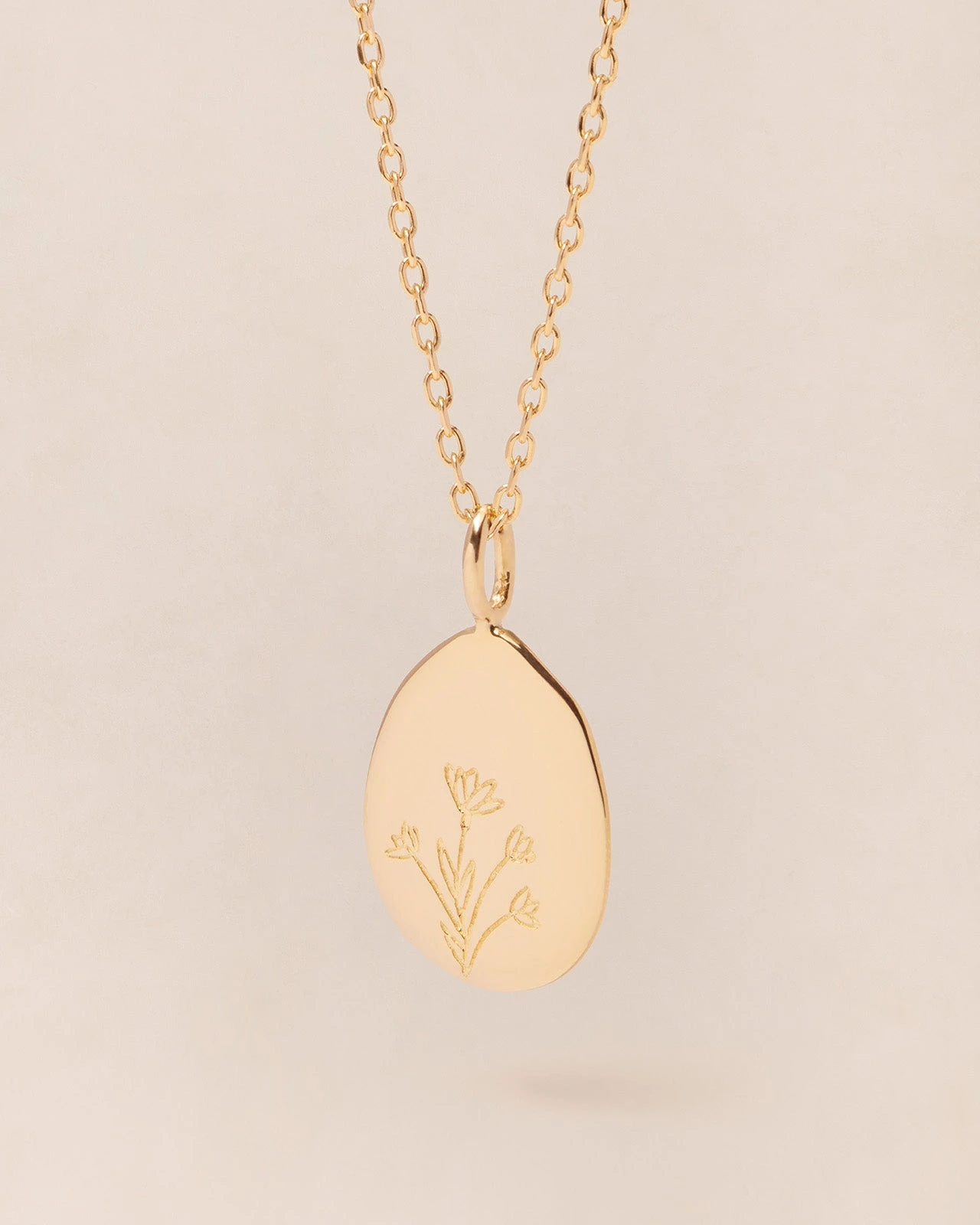 La Médaille Précieuse Mama Flower Of 3 - Le Grand Amour - En Vermeil 3 La Médaille Précieuse Mama Flower Of 3 - Le Grand Amour - En Vermeil