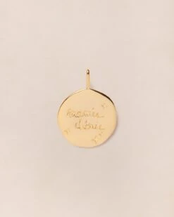 La Médaille Précieuse Mamie Chérie - 17 Mm - En Vermeil 16 La Médaille Précieuse Mamie Chérie - 17 Mm - En Vermeil -Bijoux Magasin PERMANENTS BIJOUXPRECIEUX MedailleprecieusemessageMamieCherie emoiemoi 128web