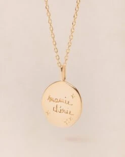 La Médaille Précieuse Seule Mamie Chérie - En Vermeil - 17mm -Bijoux Magasin PERMANENTS BIJOUXPRECIEUX MedailleprecieusemessageMamieCherie emoiemoi 1529web 56369c2e 7907 4200 a99c cfa84266f62f