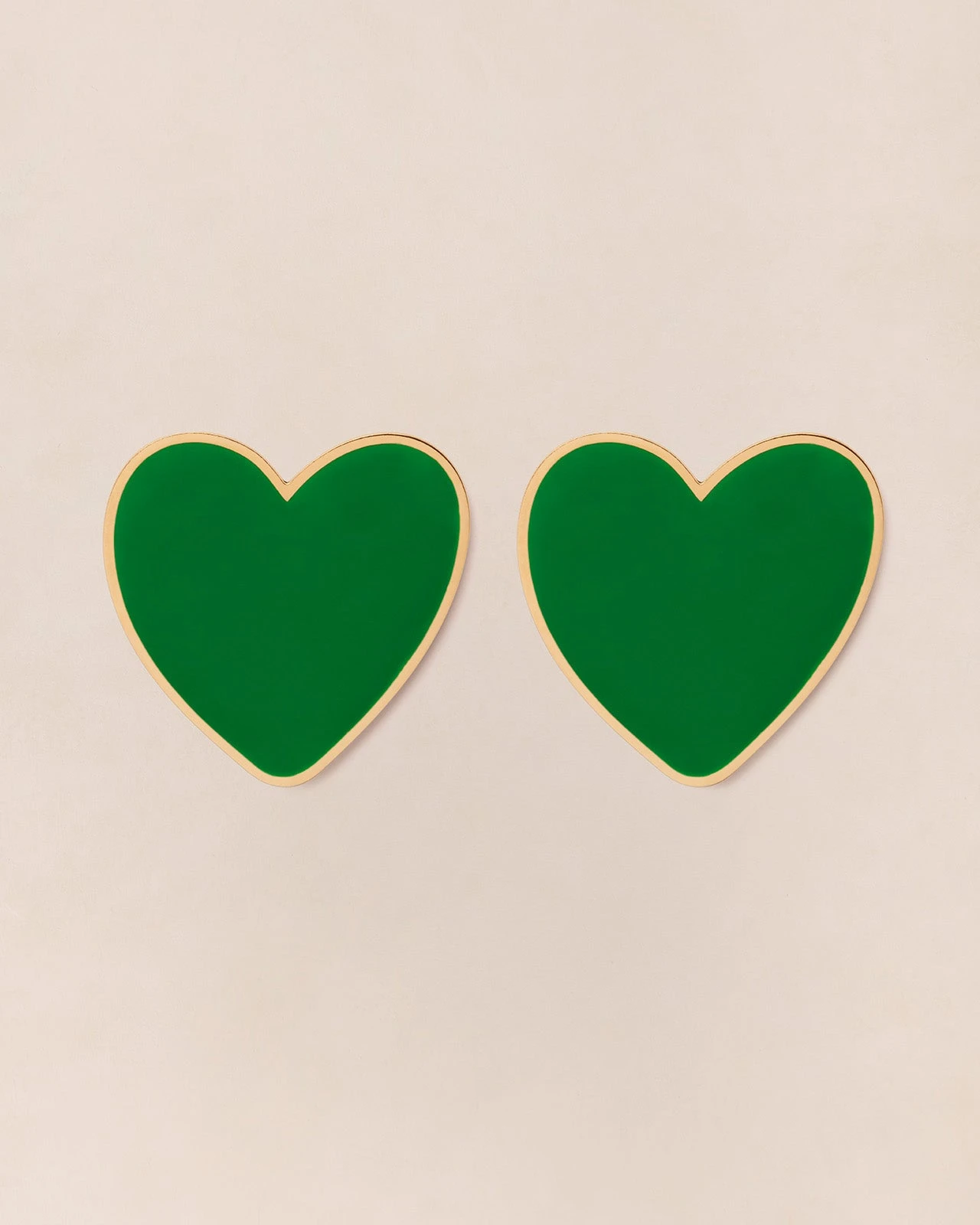 Les Boucles D'oreilles Big Love Grand Cœur Vert - Dorées à L'or Fin 24 Carats 7 Les Boucles D'oreilles Big Love Grand Cœur Vert - Dorées à L'or Fin 24 Carats – Image 5