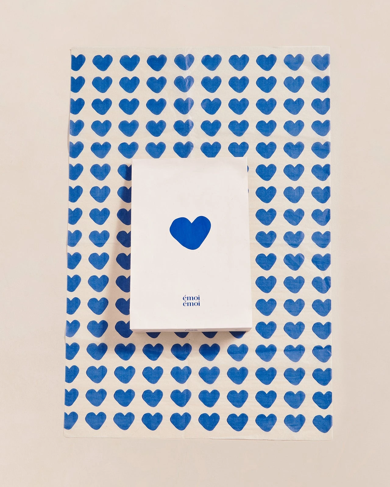 La Petite Pochette Cadeau Coeur Signature - 22 X 33 Cm - Crème 4 La Petite Pochette Cadeau Coeur Signature - 22 X 33 Cm - Crème – Image 2