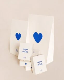 La Petite Pochette Cadeau Coeur Signature - 22 X 33 Cm - Crème 14 La Petite Pochette Cadeau Coeur Signature - 22 X 33 Cm - Crème -Bijoux Magasin Packaging Pochettecadeaugrandeetpetite boiteabijouxemoiemoiTOPSHOT 03 0368web cb6bea54 d4d7 483f 8b68 348cc54d2a4e