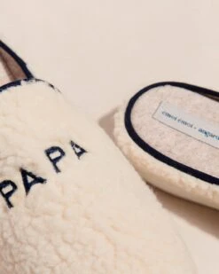 Les Chaussons Papa Cool En Laine Bouclette - Angarde X émoi émoi 16 Les Chaussons Papa Cool En Laine Bouclette - Angarde X émoi émoi -Bijoux Magasin Permanent Chaussonsbouclettepapacool Angarde emoiemoi 44 1015web