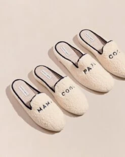 Les Chaussons Mama Cool En Laine Bouclette - Angarde X émoi émoi -Bijoux Magasin Permanent Chaussonsbouclettepapacool Chaussonsbouclettemamacool Angarde emoiemoi 44 1017web 13f1dbc7 8035 42fc bb67 2871ce143998