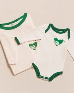 Le T-shirt Coeur Papa Cool En Coton Bio - Crème 14 Le T-shirt Coeur Papa Cool En Coton Bio - Crème -Bijoux Magasin Permanent Coeurvert T shirtPapaCoolBodyBabyLove emoiemoi22Wweb