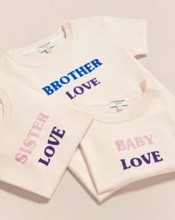 Le T-shirt Sister Love En Coton Bio - Crème -Bijoux Magasin Permanent IconicLovecosmic T shirtBrotherSisterBabyLoveCosmic2 emoiemoiweb 17f36b00 09e3 40d3 85c6 d88c1e18c94c
