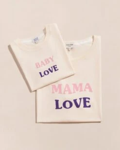 Le T-shirt Baby Love En Coton Bio - Crème -Bijoux Magasin Permanent IconicLovecosmic T shirtMamaLoveCosmic T shirtBabyLoveCosmic emoiemoi TOPSHOT 17 41423Wweb
