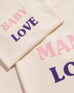 Le T-shirt Baby Love En Coton Bio - Crème -Bijoux Magasin Permanent IconicLovecosmic T shirtMamaLoveCosmic T shirtBabyLoveCosmic emoiemoi TOPSHOT 17 41723Wweb