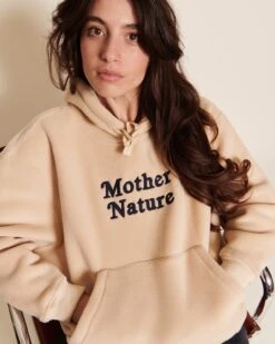 Le Hoodie Mother Nature En Polaire Recyclée - Beige -Bijoux Magasin Permanent Polairecreme HoodieMotherNaturefemme emoiemoi 11 1143web
