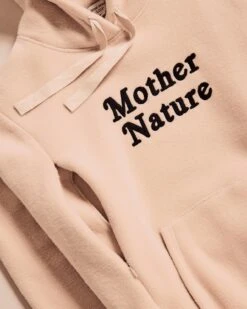 Le Hoodie D'allaitement Mother Nature En Polaire Recyclée - Latte 22 Le Hoodie D'allaitement Mother Nature En Polaire Recyclée - Latte -Bijoux Magasin Permanent Polairecreme HoodieMothernatureallaitementfemme2 emoiemoi22Wweb 83e3befa d257 4a7f 8942 0d2a2a4580be
