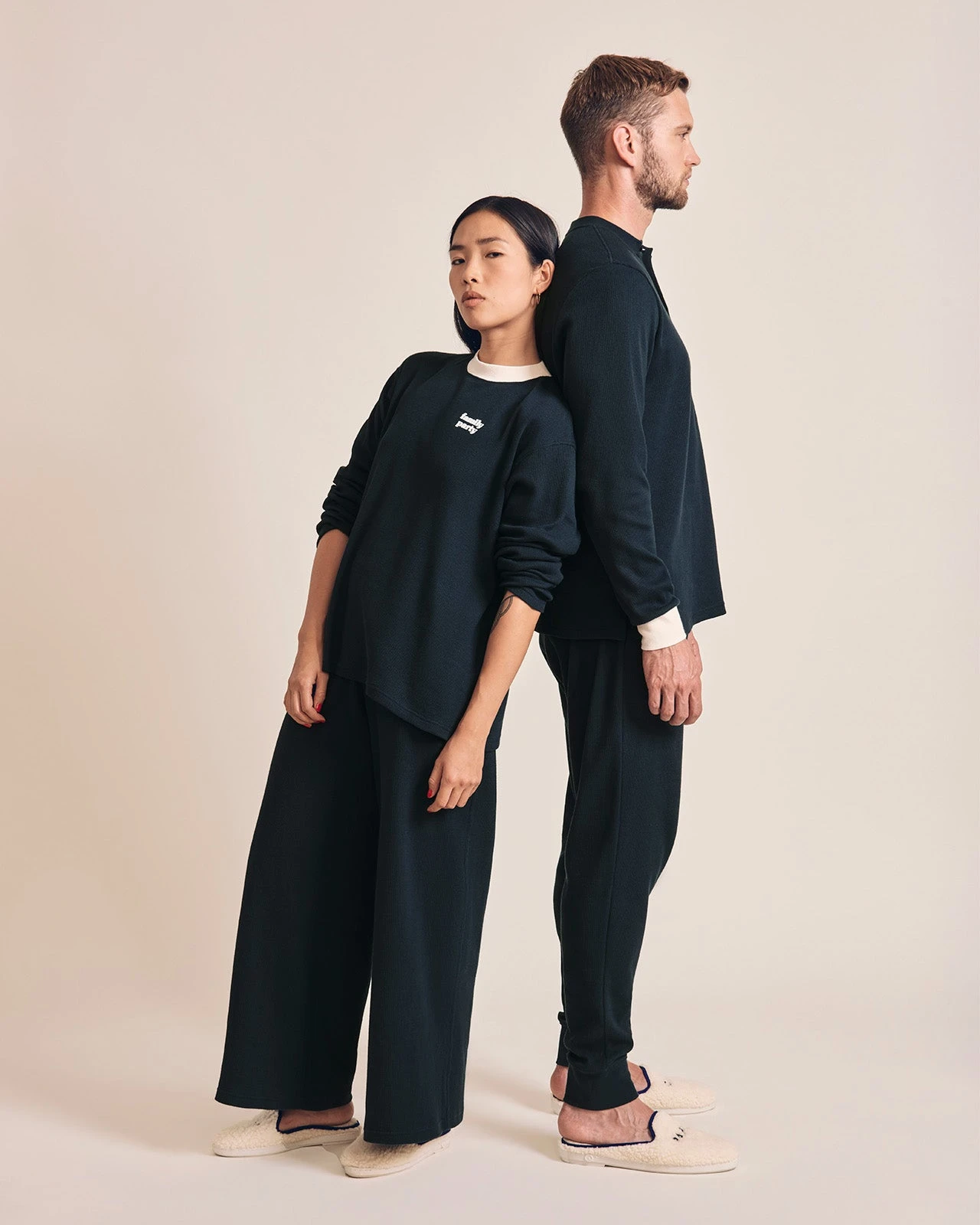 Le Bas De Pyjama Family Party Femme En Coton Bio Nid D'abeille - Charbon 9 Le Bas De Pyjama Family Party Femme En Coton Bio Nid D'abeille - Charbon – Image 7