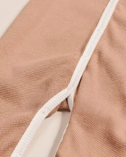 Le Pyjama Bébé Baby Love En Coton Bio Nid D'abeille - Praliné -Bijoux Magasin Permanent Pyjamapraline PyjamaBabyLovebebe emoiemoi 02 40723Wweb