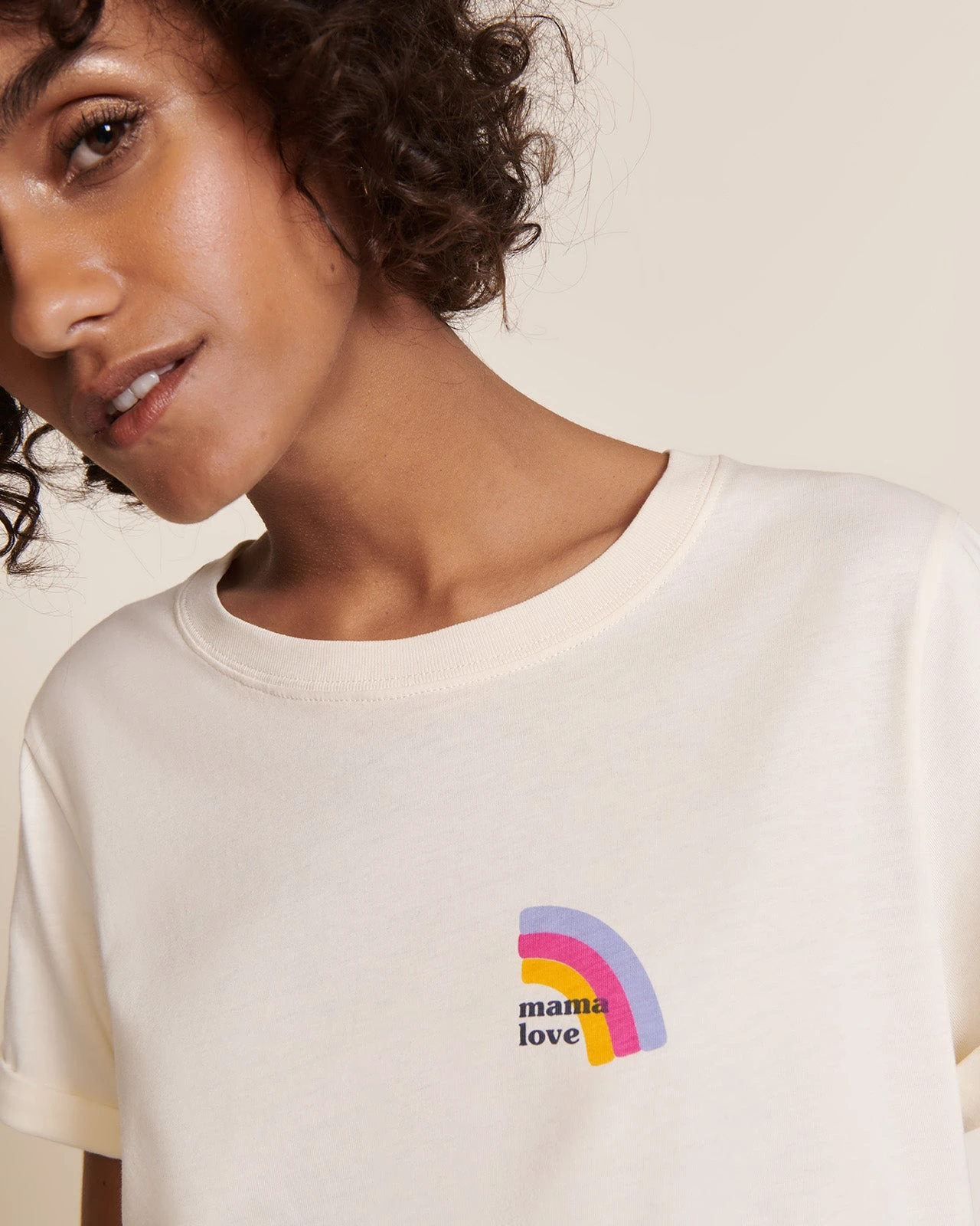 Le T-shirt Rainbow Mama Love En Coton Bio - Ivoire 3 Le T-shirt Rainbow Mama Love En Coton Bio - Ivoire