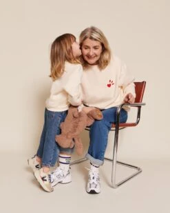 Le Sweat L'amour Est Déclaré Enfant En Coton Bio - Crème -Bijoux Magasin Permanent l amourestdeclare sweatenfant SweatLadyD L amourestdeclare creme emoiemoi 16 1939web