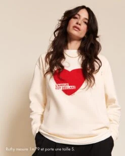 Le Sweat D'allaitement L'amour Est Déclaré Femme En Coton Bio - Crème -Bijoux Magasin Permanent l amourestdeclare sweatfemmeallaitement emoiemoi 03 0257webtaille2 ac972ef7 f967 49f0 97a0 22ca40882324
