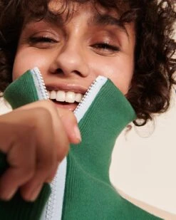 Le Sweat Sunny En Polaire Recyclée Et Col Zippé - Latte -Bijoux Magasin Permanent sweattrappeurbeigecolzippesunnyfemme emoiemoi 12 1251web