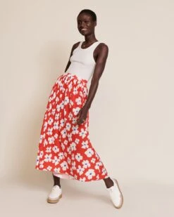 La Jupe Plissée Adèle - Anémones Rouges 23 La Jupe Plissée Adèle - Anémones Rouges -Bijoux Magasin S24Anemonesrouges JupeplisseeAdele DebardeurDebraloukoum blancemoiemoi 46 2954web