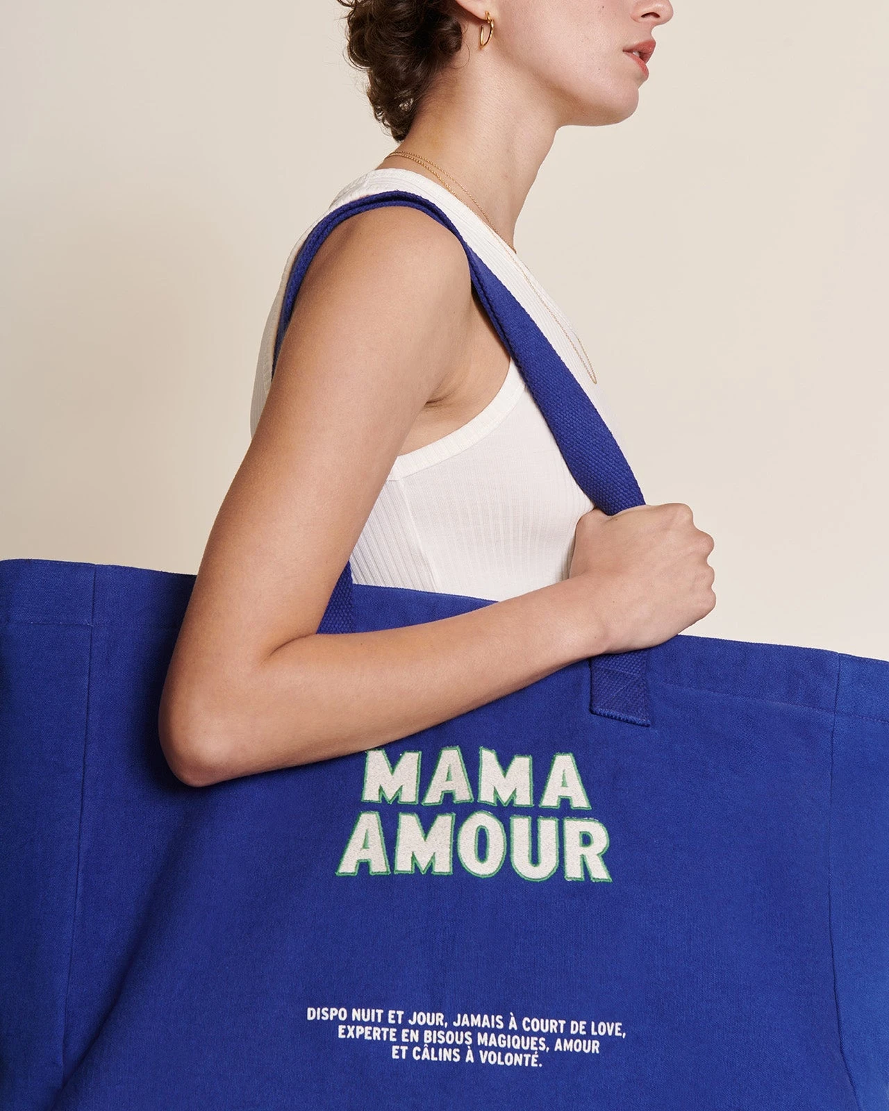 Le Cabas Brodé Mama Amour - Bleu 2 Le Cabas Brodé Mama Amour - Bleu