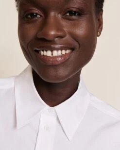 La Chemise L'amour Est Déclaré En Coton Bio - Blanche -Bijoux Magasin S24ChemiseCharlotteL amourestdeclare blanc BOBarbara vermeil 7mm ligneprecieuseemoiemoi 30 1970web