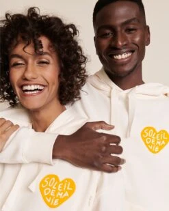 Le Duo De Hoodies Soleil De Ma Vie En Coton Bio - Crème 26 Le Duo De Hoodies Soleil De Ma Vie En Coton Bio - Crème -Bijoux Magasin S24HoodieSilke Soleildemavie creme HoodieHarvey Soleildemavie cremeCOMPOemoiemoi 08 538web 4496f794 4900 495c bff6 8c86566a262b