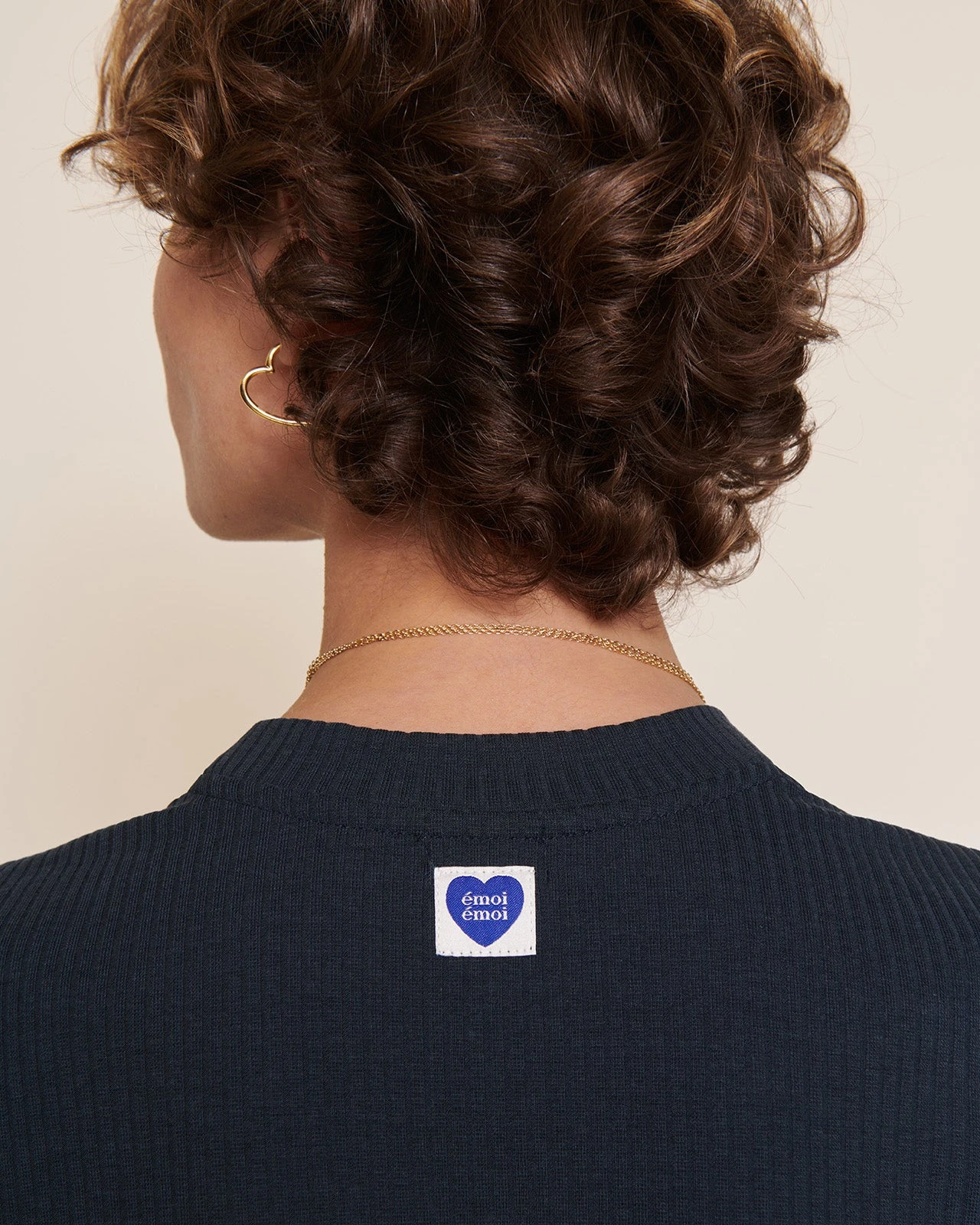 La Robe Roxane Allaitement En Lyocell Côtelé - Charbon 8 La Robe Roxane Allaitement En Lyocell Côtelé - Charbon – Image 6