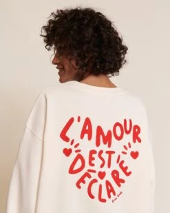 Le Sweat L'amour Est Déclaré Adulte En Coton Bio - Crème / Rouge -Bijoux Magasin S24SweatLadyD L amourestdeclare cremeemoiemoi 20 1778web