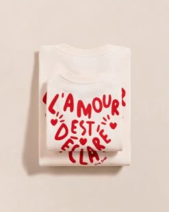 Le Duo De Sweats L'amour Est Déclaré En Coton Bio - Crème / Rouge 22 Le Duo De Sweats L'amour Est Déclaré En Coton Bio - Crème / Rouge -Bijoux Magasin S24SweatSam L amourestdeclare creme SweatLadyD L amourestdeclare cremeCOMPOemoiemoi 15 383web cf6e240a d666 4834 8207 c7a8310f0108