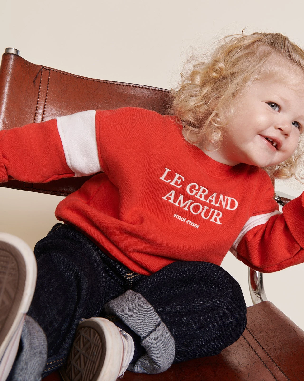 Le Sweat Le Grand Amour Enfant En Coton Bio - Rouge 3 Le Sweat Le Grand Amour Enfant En Coton Bio - Rouge
