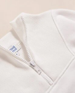 Le Sweat Sun En Coton Bio Et Col Zippé - Blanc 13 Le Sweat Sun En Coton Bio Et Col Zippé - Blanc -Bijoux Magasin S24SweatTrappeurSun Molletonbicolore blanc vertemoiemoi 05 1481web