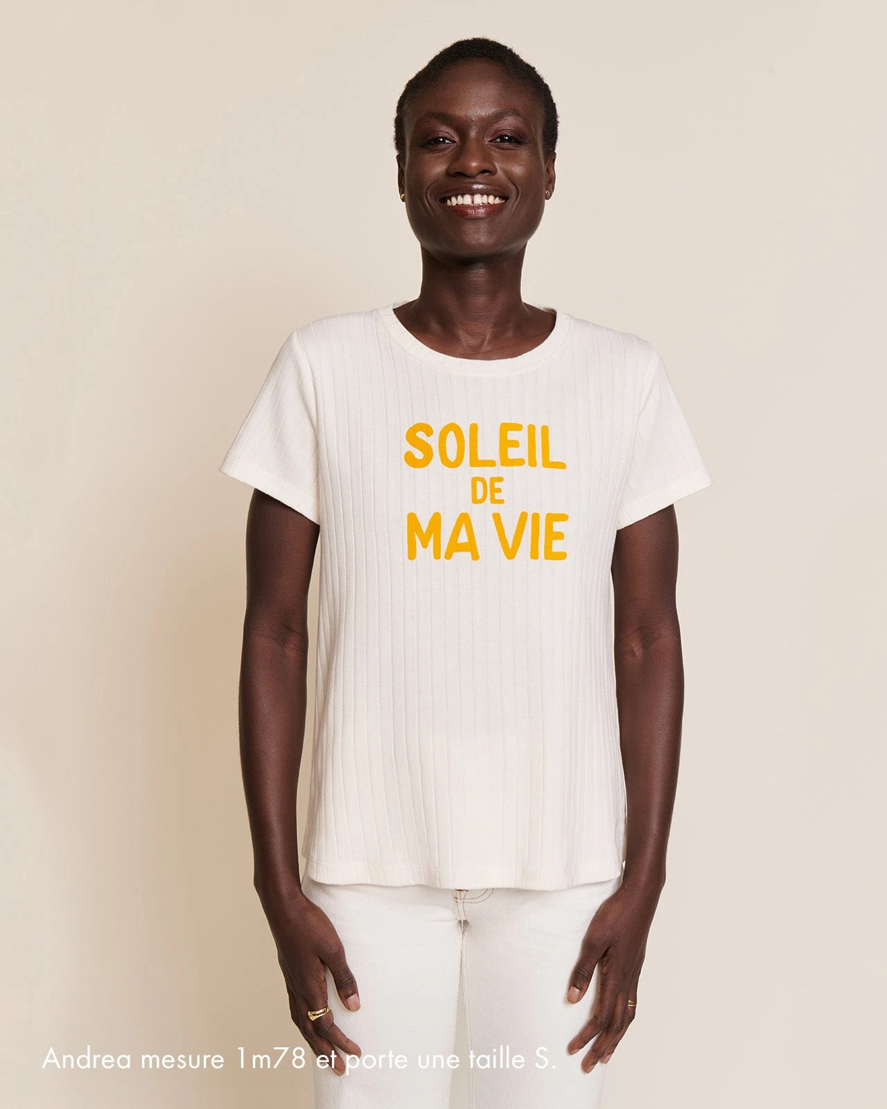 Le T-shirt Soleil De Ma Vie En Coton Bio - Crème 6 Le T-shirt Soleil De Ma Vie En Coton Bio - Crème – Image 4
