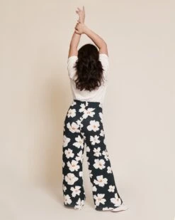 Le Pantalon Pauline En Coton Bio Imprimé - Anémones XL Charbon -Bijoux Magasin S24T shirtJimmyloukoum blanc PantalonPaulineimprimeanemonesXL charbonemoiemoi 28 1814web