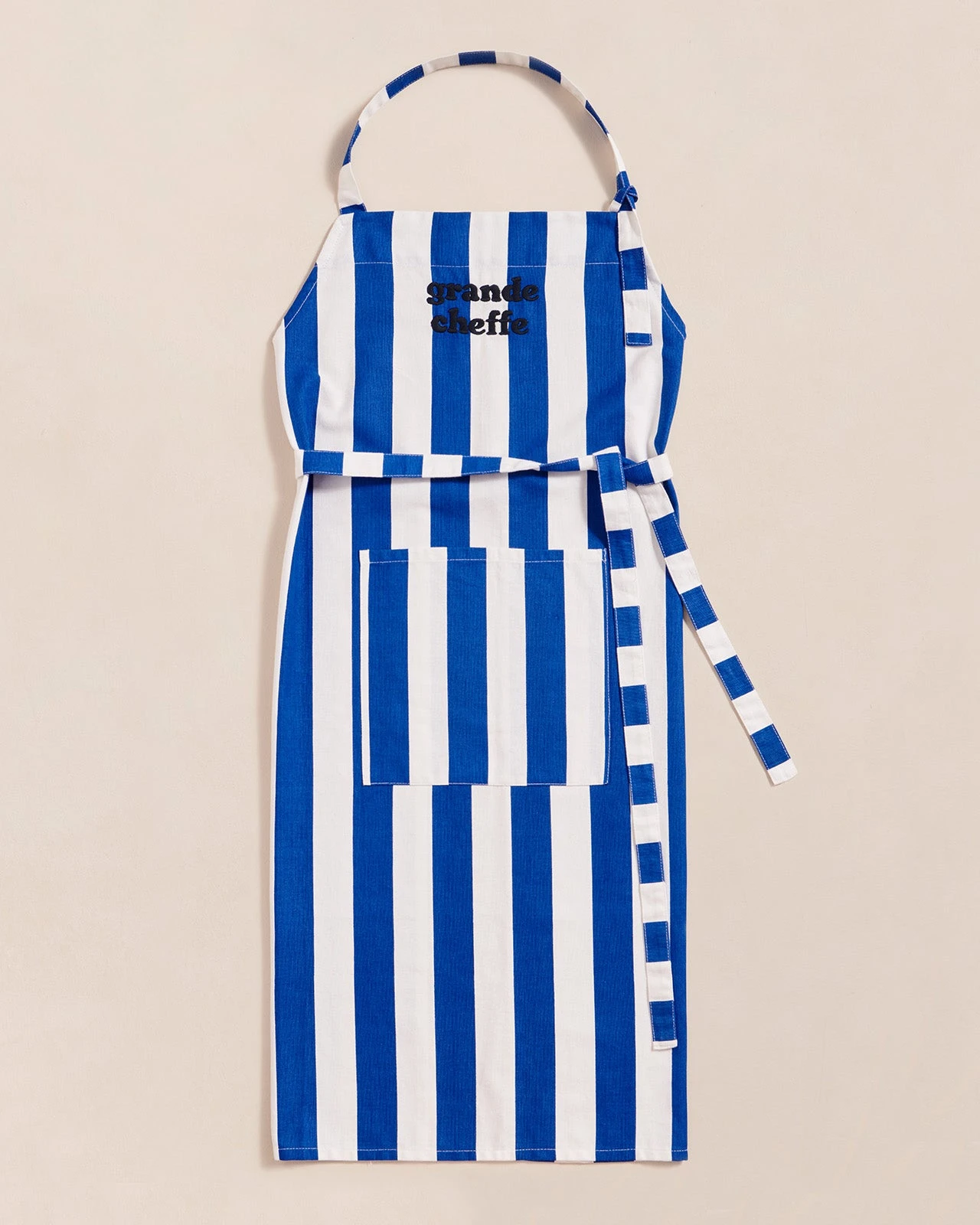 Le Duo De Tabliers Grande Cheffe X Petite Cheffe à Rayures En Coton - Bleu 6 Le Duo De Tabliers Grande Cheffe X Petite Cheffe à Rayures En Coton - Bleu – Image 4