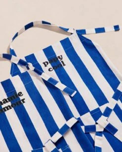 Le Tablier Mamie Amour à Rayures En Coton - Bleu -Bijoux Magasin S24TablierCOMPO Mamieamour TablierPapyCoolimprimerayures bleuemoiemoi 23 581web
