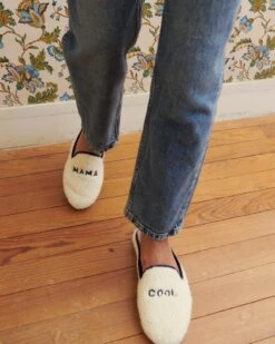 Le Duo De Chaussons Papa Cool X Mama Cool En Laine Bouclette -Bijoux Magasin chaussons angarde mama cool moumoutte 2 1280x1600px 6ad80abb 8b16 411d b387 16426542a3ba