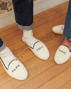 Les Chaussons Papa Cool En Laine Bouclette - Angarde X émoi émoi 20 Les Chaussons Papa Cool En Laine Bouclette - Angarde X émoi émoi -Bijoux Magasin chaussons angarde papa cool mama cool moumoutte 2 1280x1600px